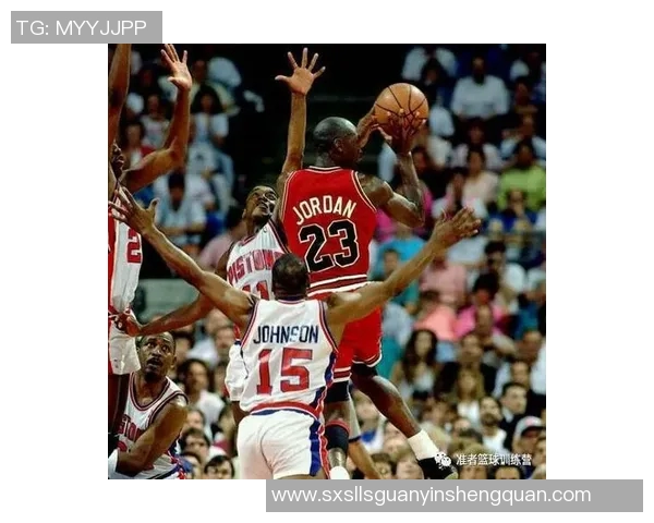 成都篮球队盯防战术解析与深度剖析探秘篮球防守的艺术与技巧 成都篮球队盯防战术解析与深度剖析探秘篮球防守的艺术与技巧