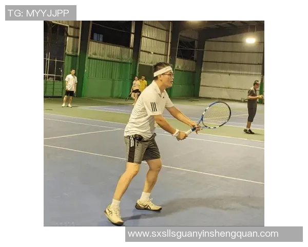 深圳网球队的团队协作揭秘:网球巨献背后的默契与拼搏精神 深圳网球队的团队协作揭秘:网球巨献背后的默契与拼搏精神